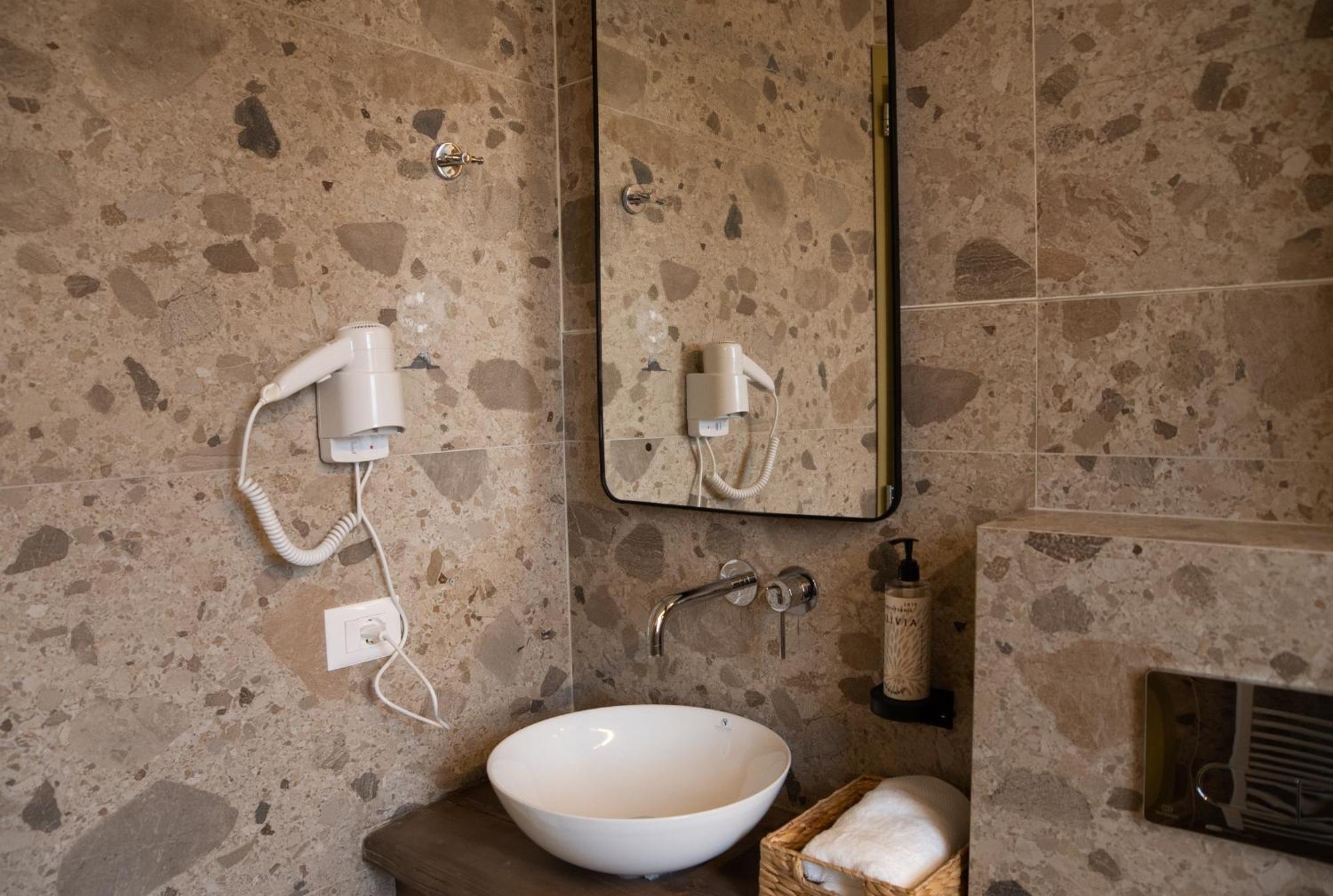 Ura E Kovacit Agrotourism Hotel