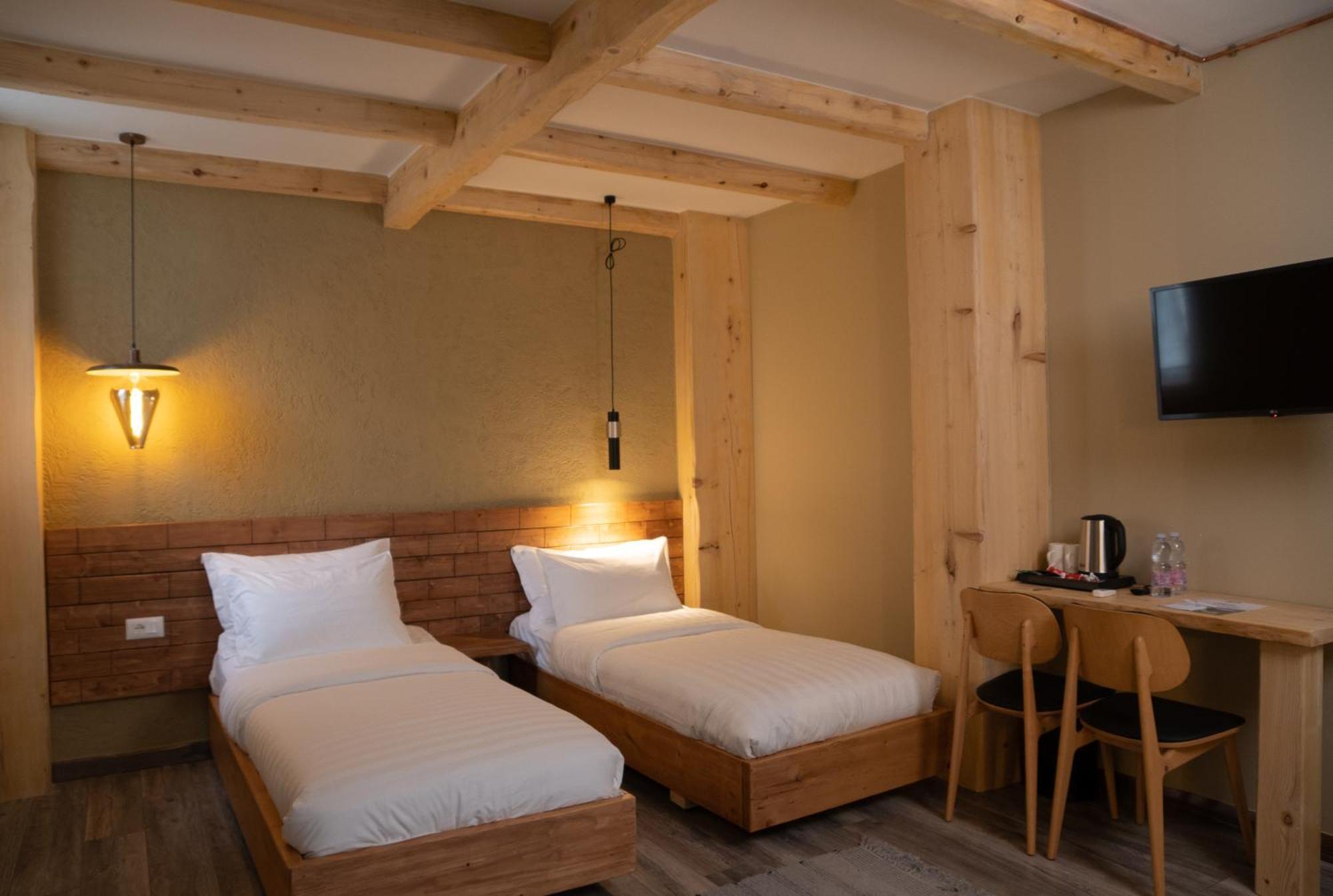 Ura E Kovacit Agrotourism Hotel Voskopojë