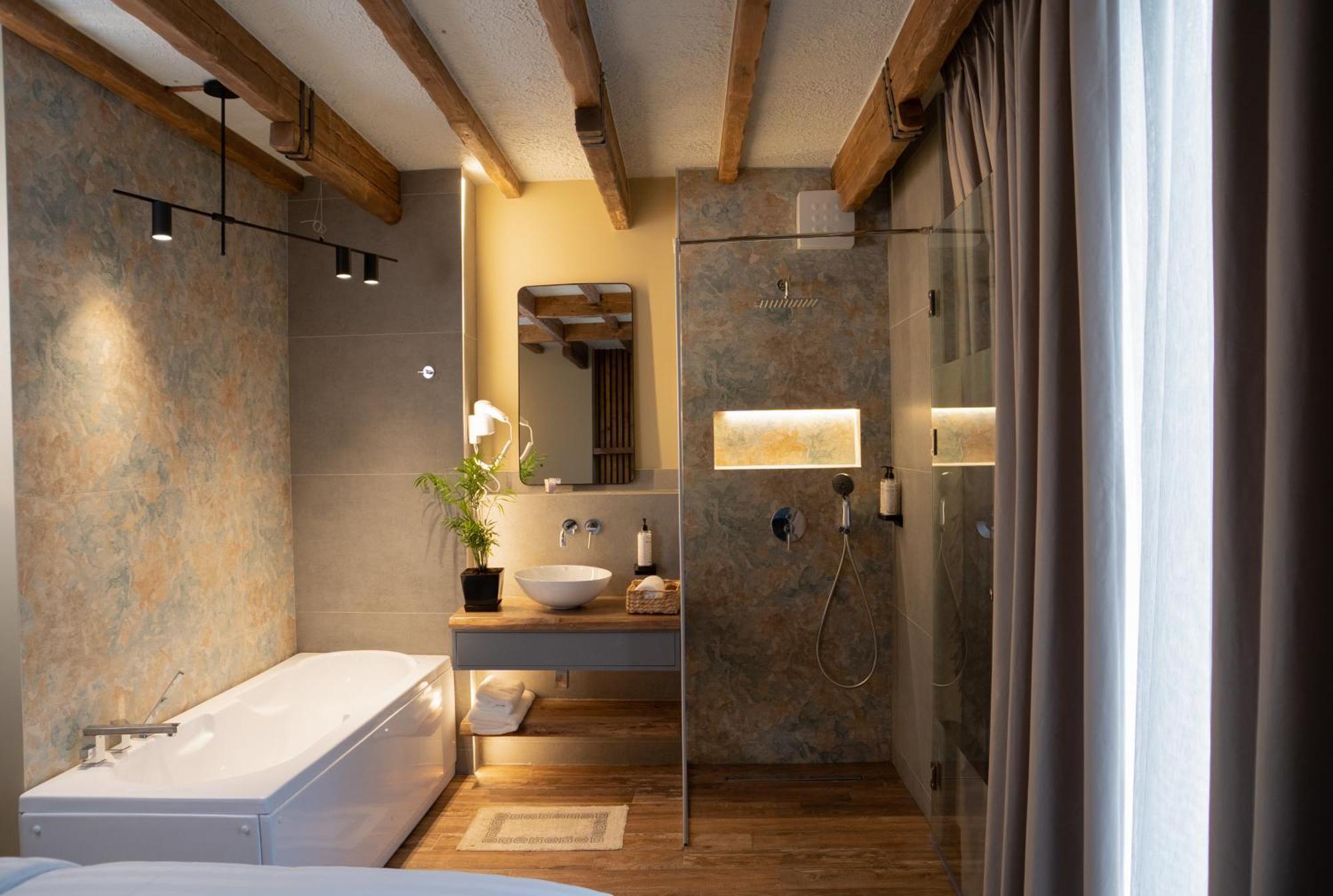 Hotel Ura E Kovacit Agrotourism Voskopojë